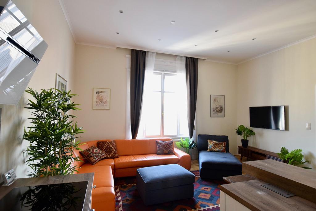Luxury Apartment by Hi5 - Király street Suite Budapest Exterior foto